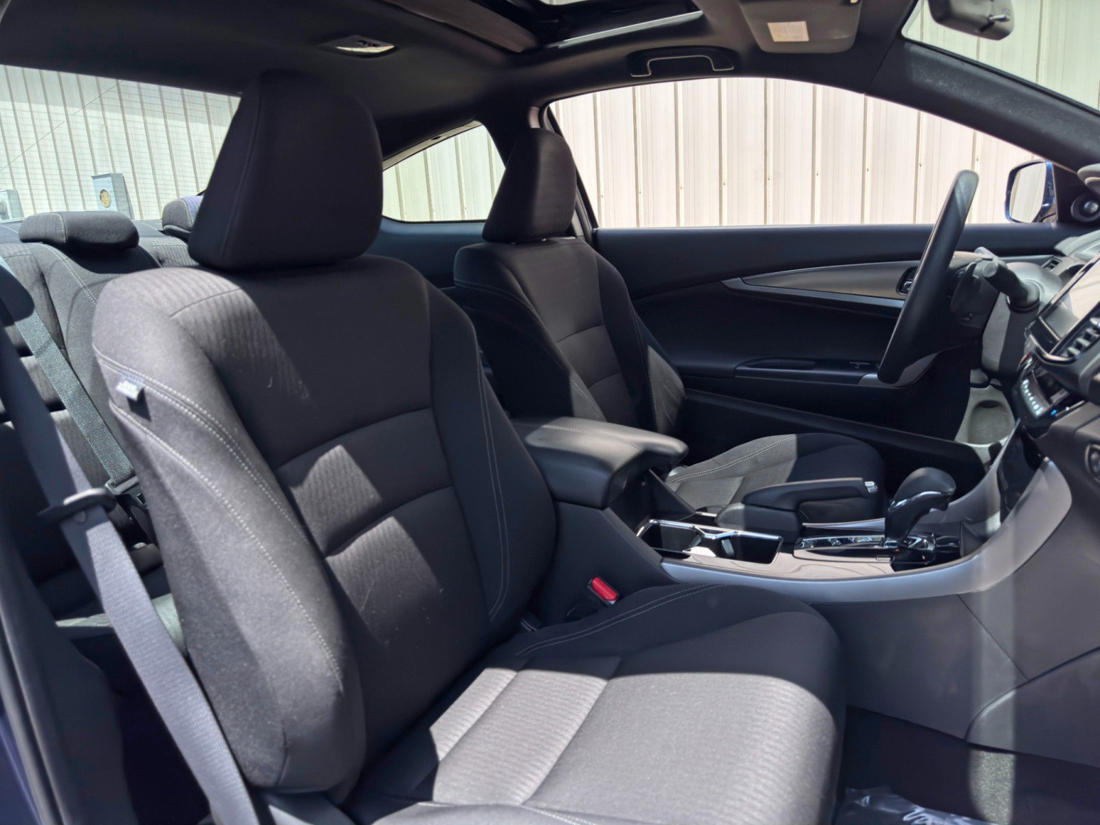 Used 2017 Honda Accord EX image 31