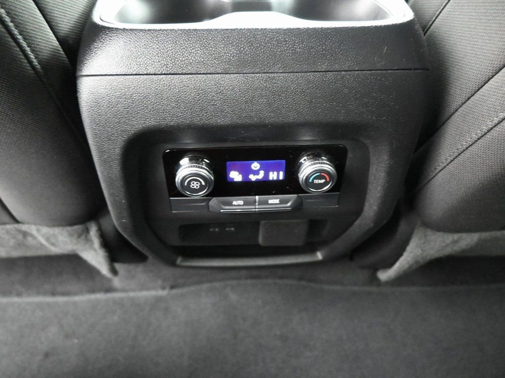 Used 2025 GMC Acadia Elevation image 19