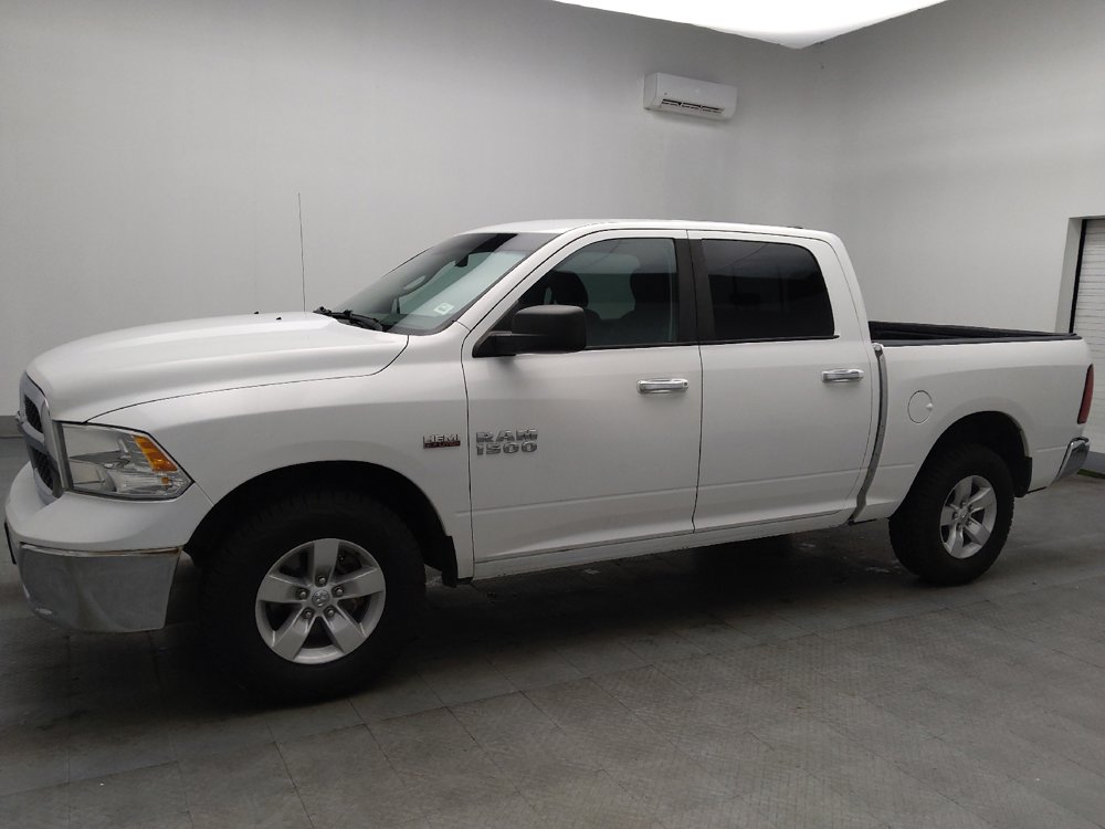 Used 2017 RAM 1500 Classic SLT image 2