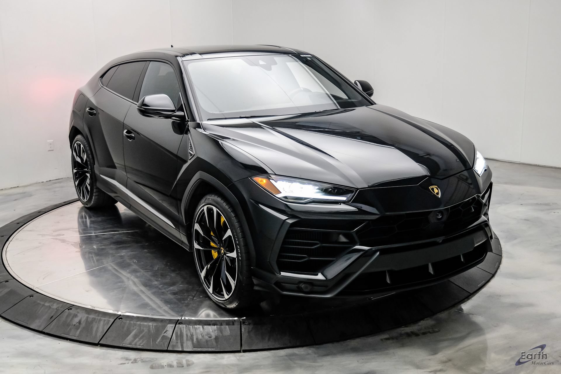 Used 2022 Lamborghini Urus AWD/4WD image 24