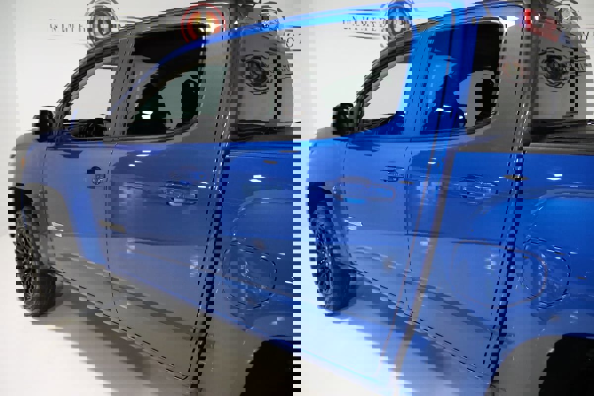 Used 2022 GMC Canyon Elevation w/ Trailering Package image 8