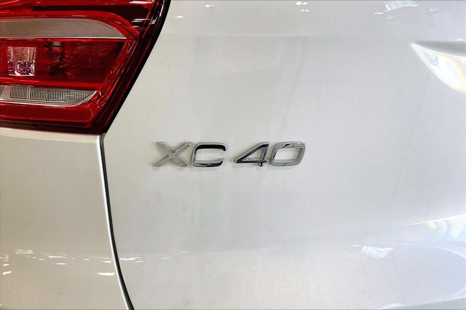 New 2026 Volvo XC40 B5 Plus w/ Protection Package Premier AWD/4WD image 6