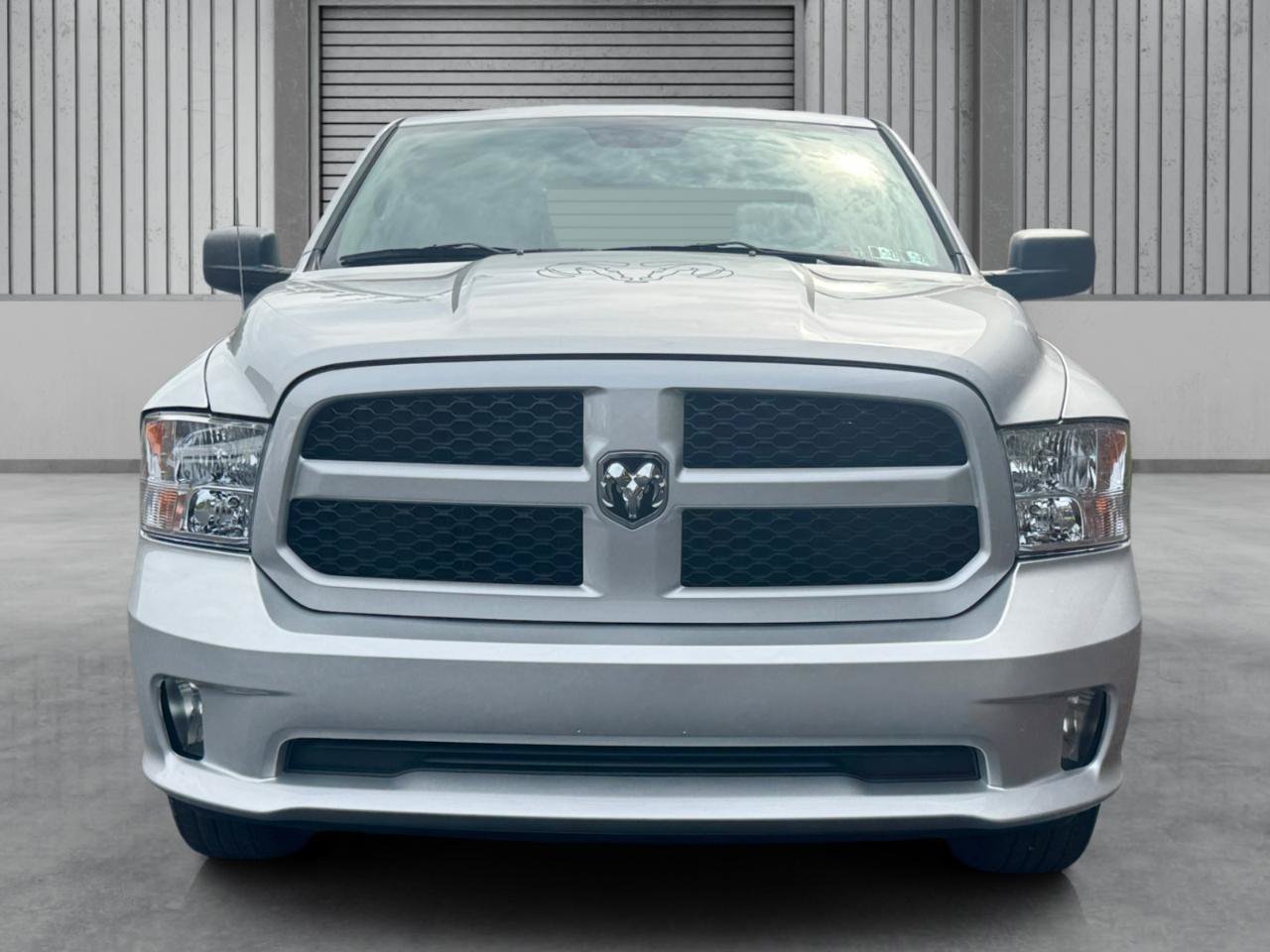 Used 2017 RAM 1500 Express AWD/4WD image 9