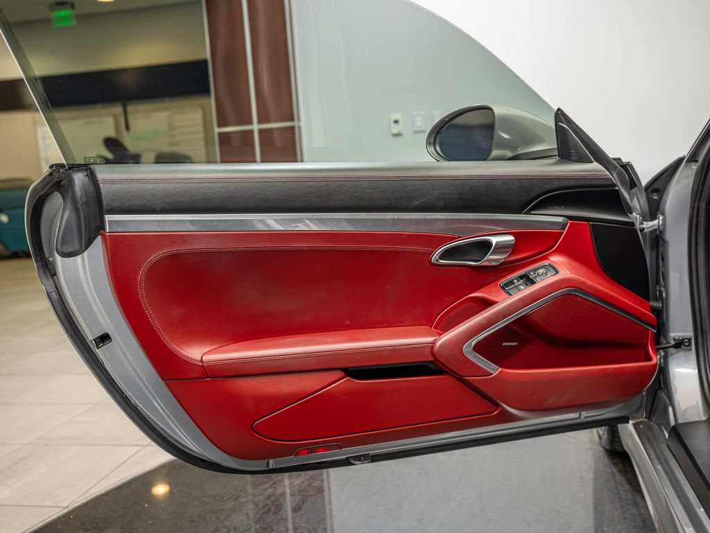 Used 2017 Porsche 718 Cayman RWD image 23