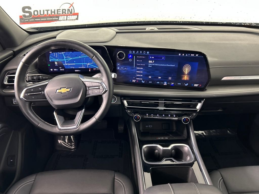 Used 2025 Chevrolet Traverse LT image 20