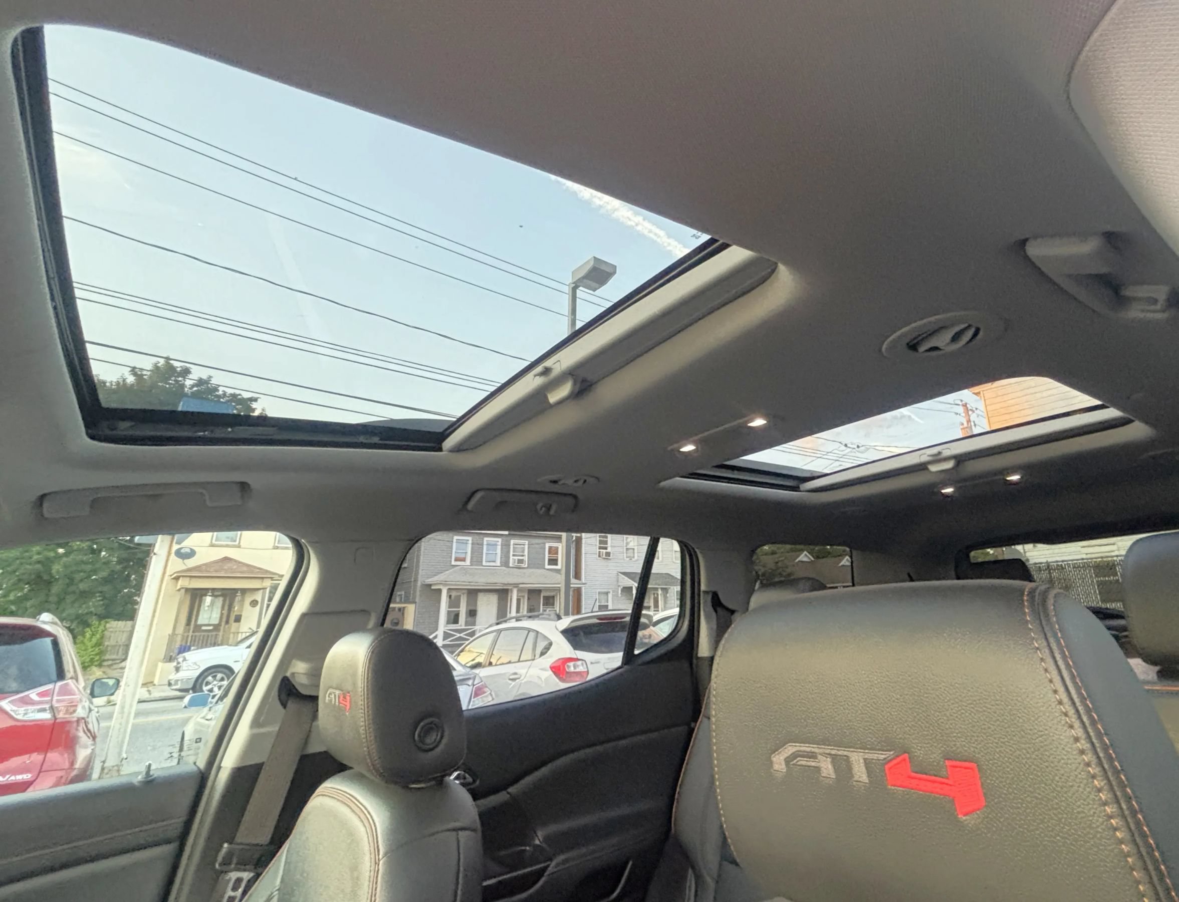 Used 2021 GMC Acadia AT4 w/ Technology Package AWD/4WD image 30