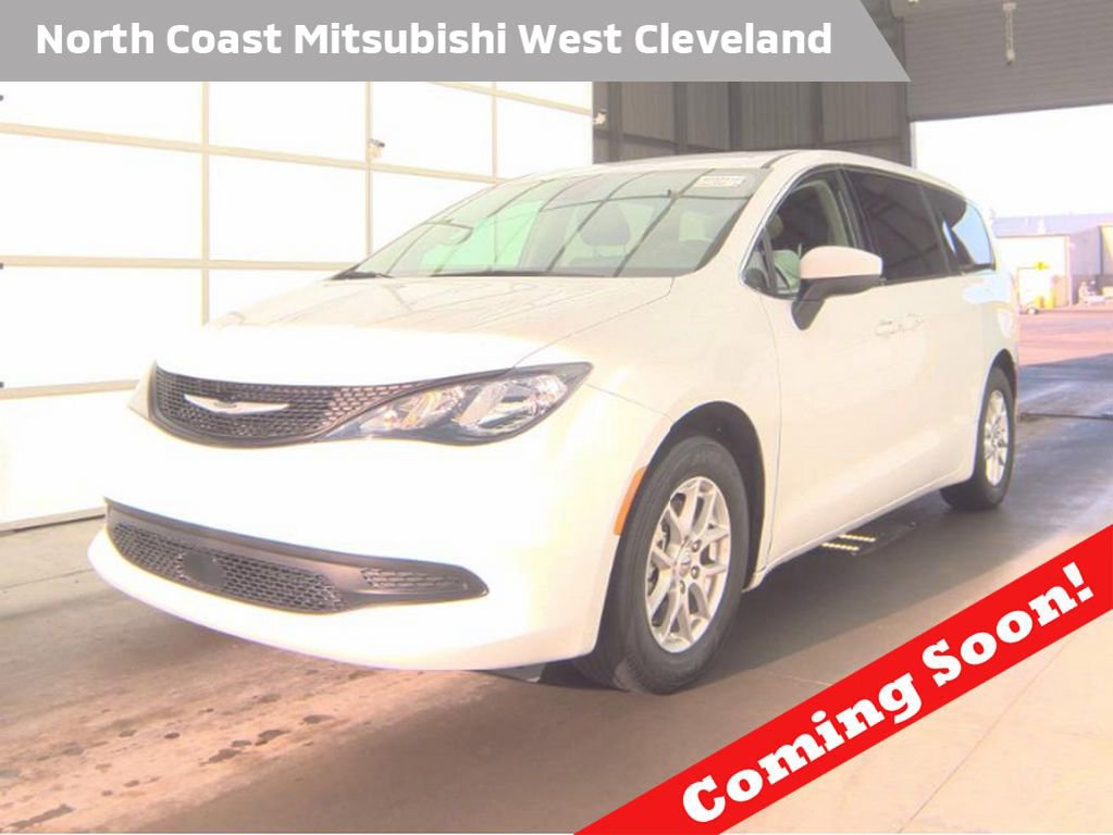 Used 2023 Chrysler Voyager LX image 1