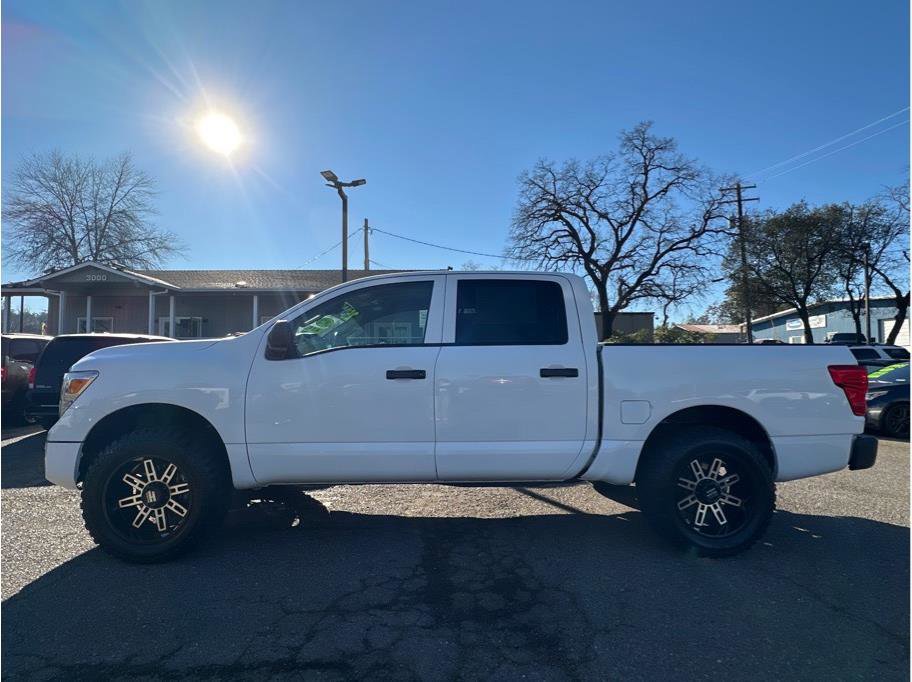 Used 2022 Nissan Titan S w/ S Utility Package image 4