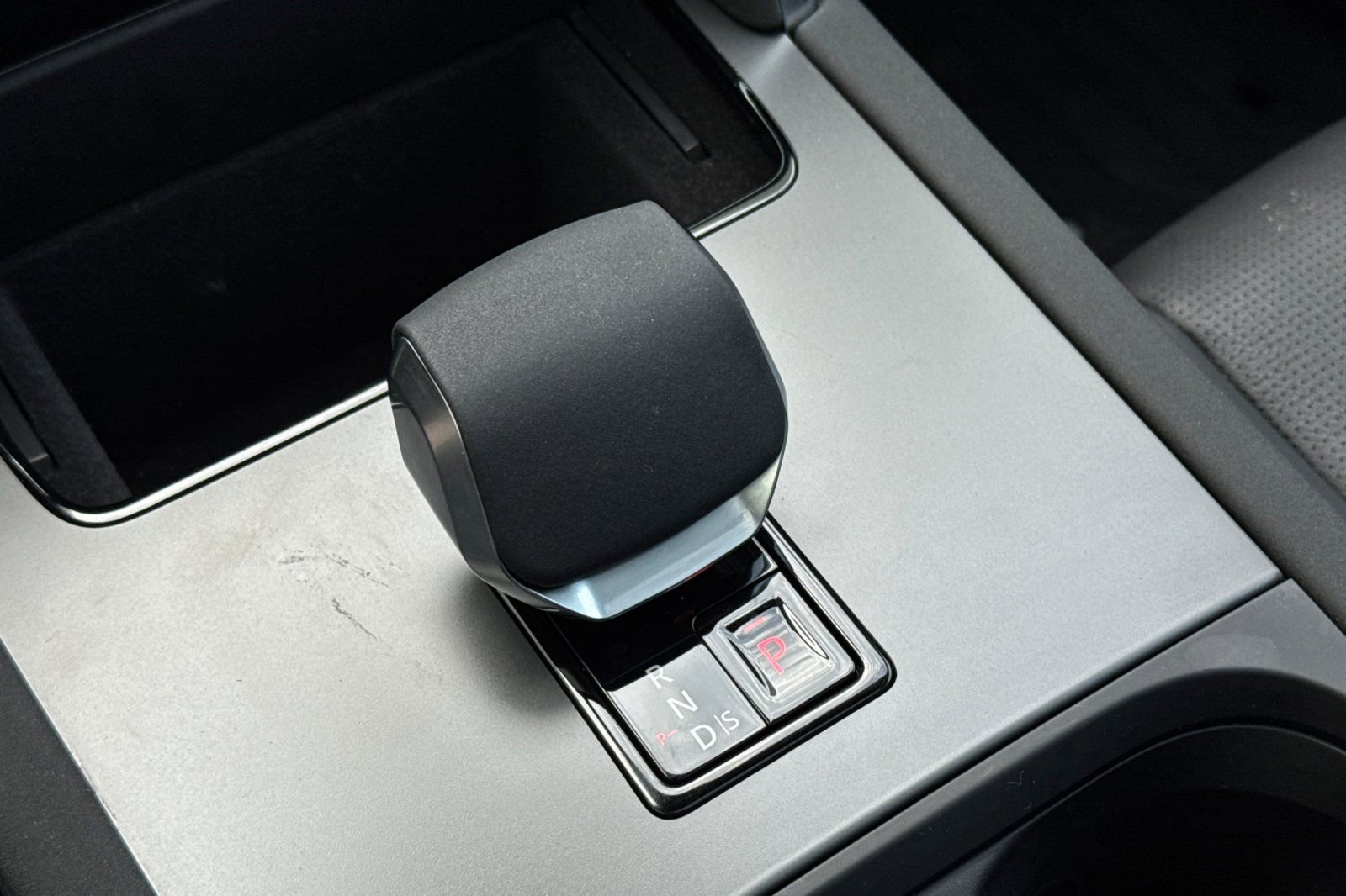 Used 2024 Land Rover Discovery Sport S image 27