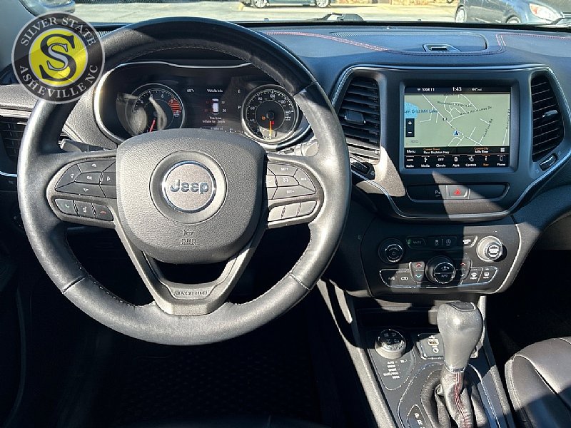 Used 2019 Jeep Cherokee Trailhawk w/ Comfort/Convenience Group AWD/4WD image 24
