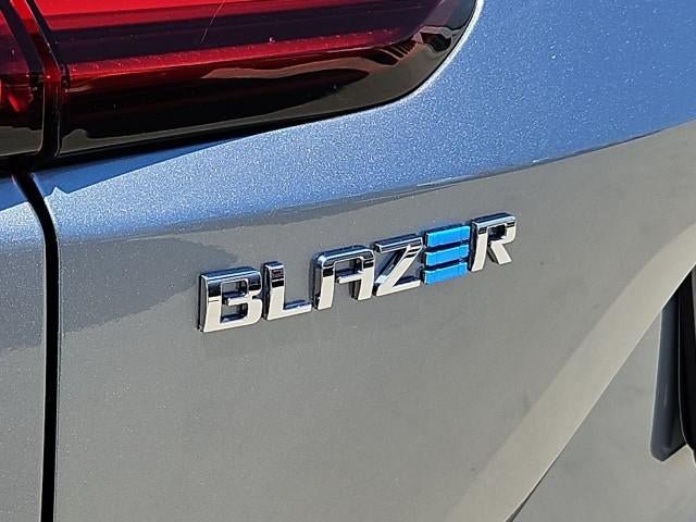 Used 2025 Chevrolet Blazer EV LT AWD/4WD image 31