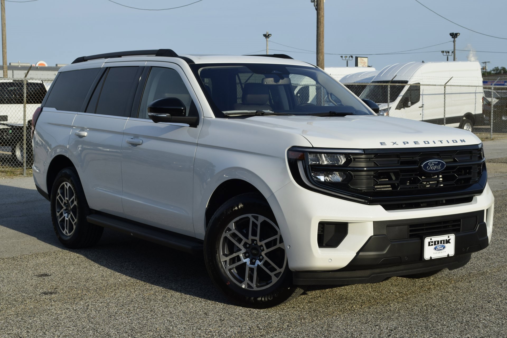 New 2025 Ford Expedition Active image 3