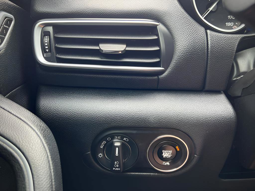 Used 2017 Maserati Levante image 46