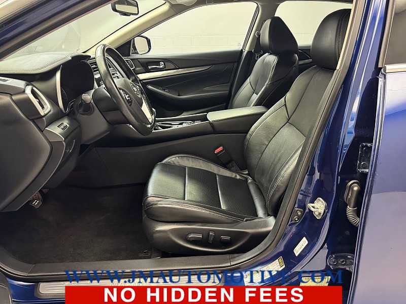 Used 2019 Nissan Maxima 3.5 SV w/ Floor Mat Group FWD image 10