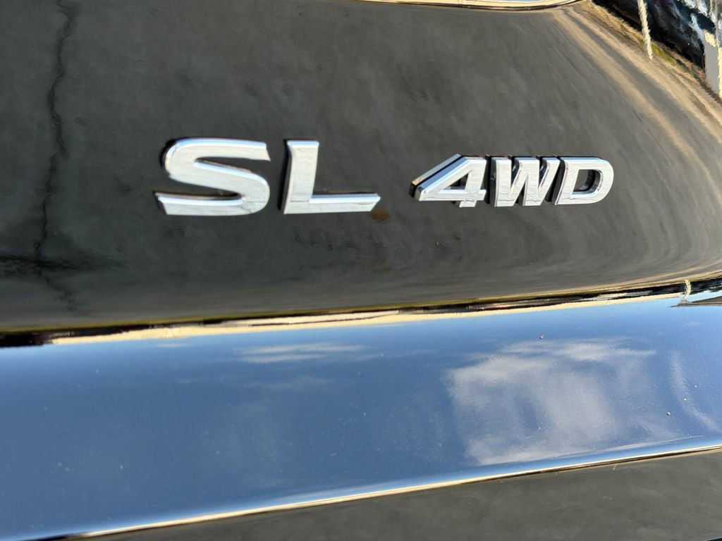 Used 2025 Nissan Pathfinder SL AWD/4WD image 11