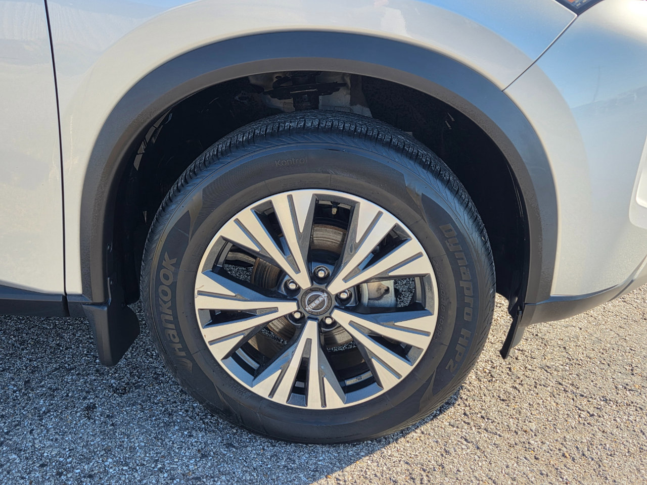 Used 2023 Nissan Rogue SV w/ SV Premium Package image 6