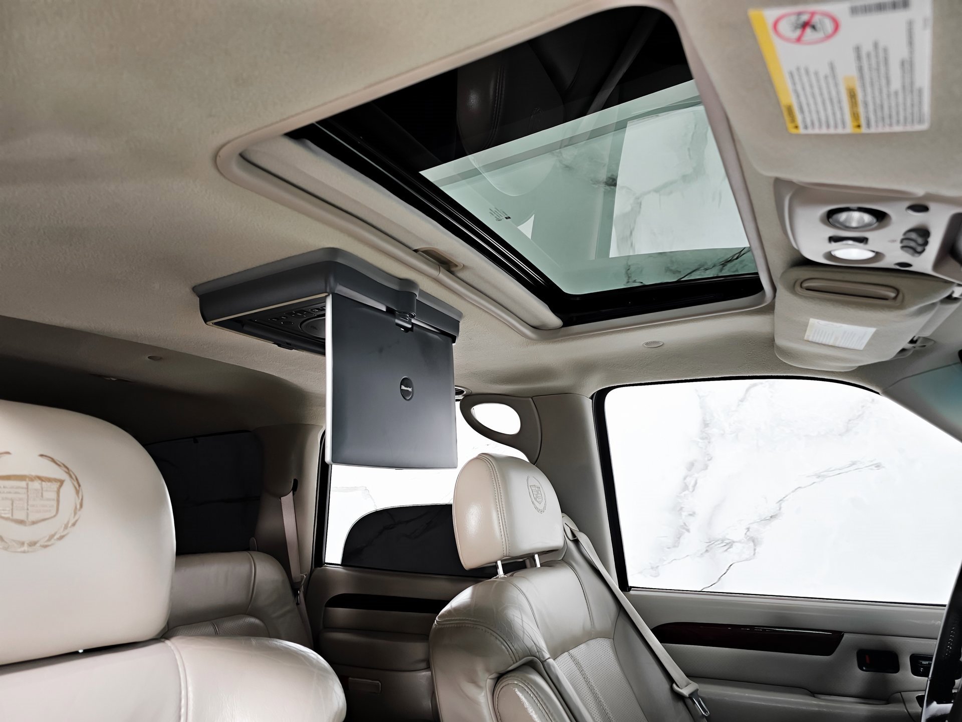 Used 2002 Cadillac Escalade AWD image 16