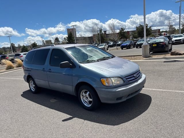 Used 2002 Toyota Sienna XLE image 1