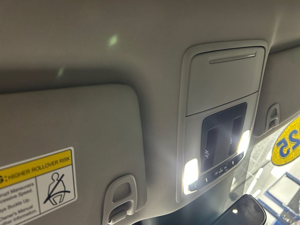 Certified 2025 Honda Pilot Touring image 20