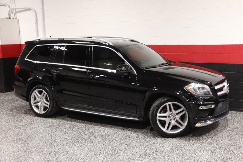 Used 2015 Mercedes-Benz GL 550 4MATIC image 2