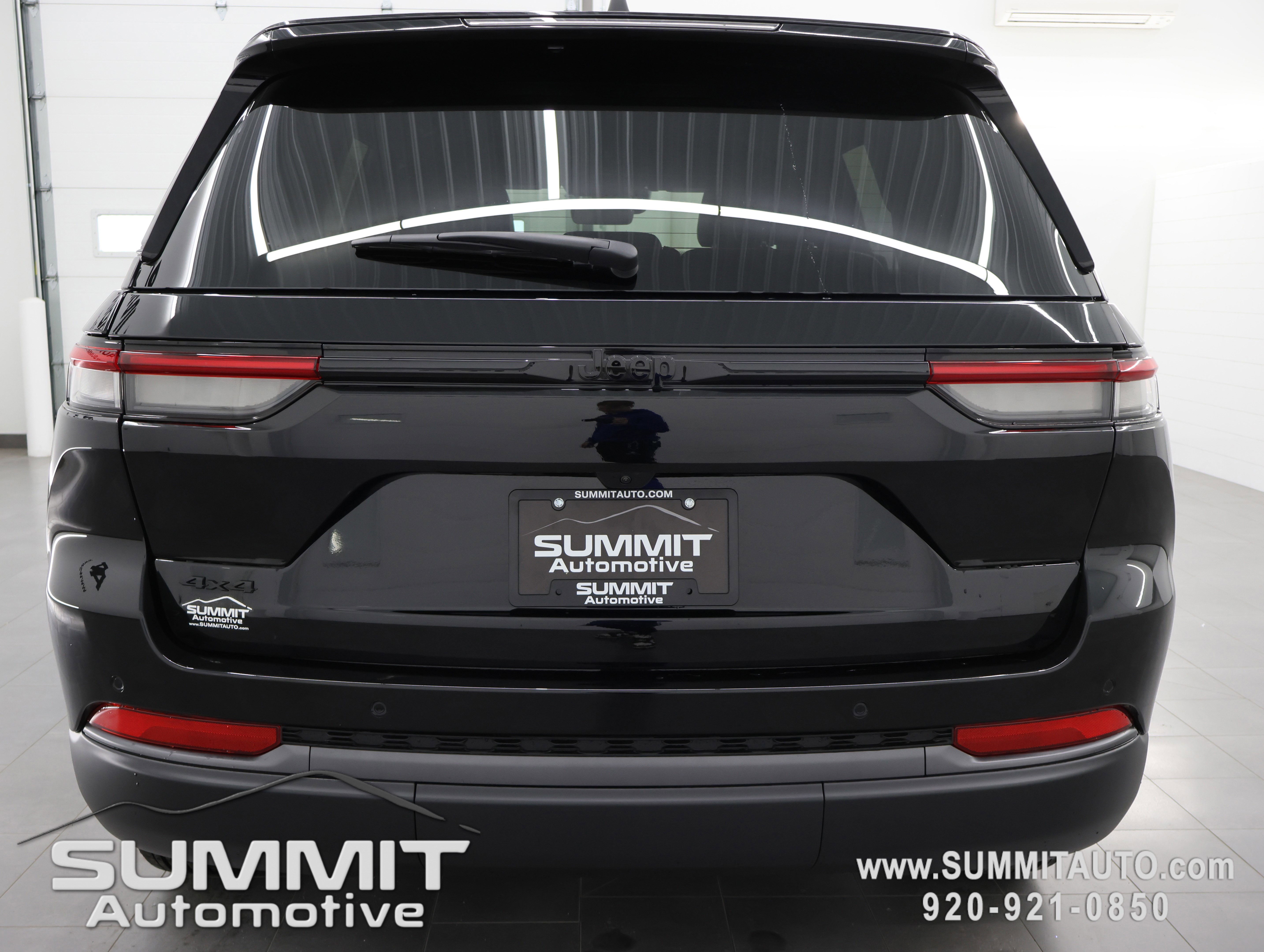 New 2026 Jeep Grand Cherokee Altitude AWD/4WD image 24