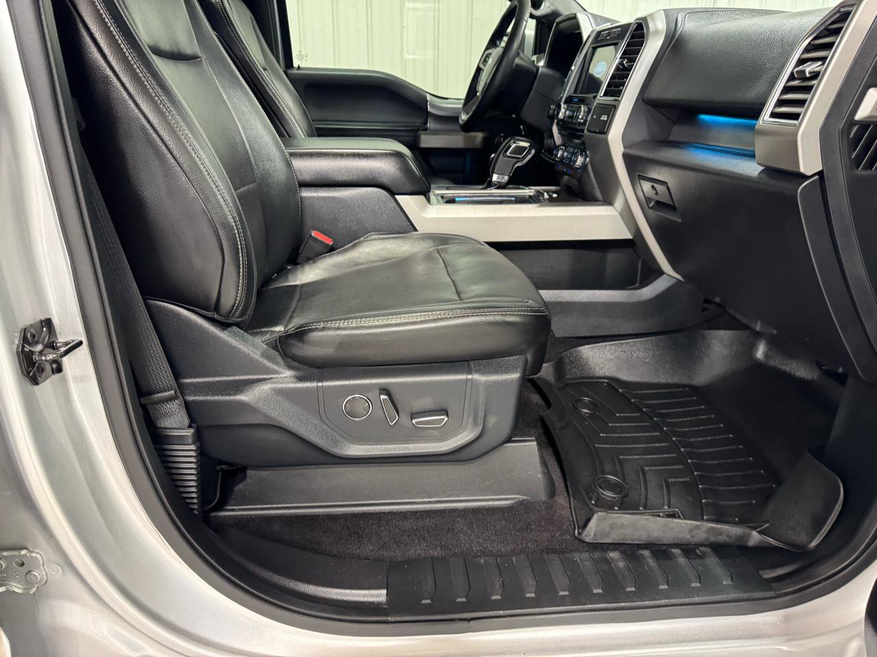 Used 2016 Ford F150 Lariat AWD/4WD image 12