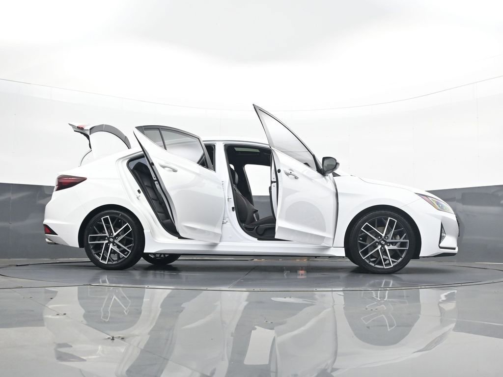 Used 2020 Hyundai Elantra Sport w/ Cargo Package (C1) FWD image 33