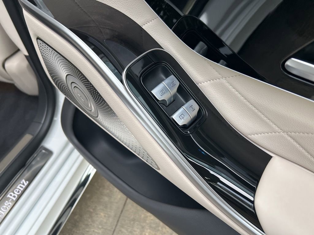 Used 2024 Mercedes-Benz S 580e 4MATIC Sedan w/ AMG Line image 39