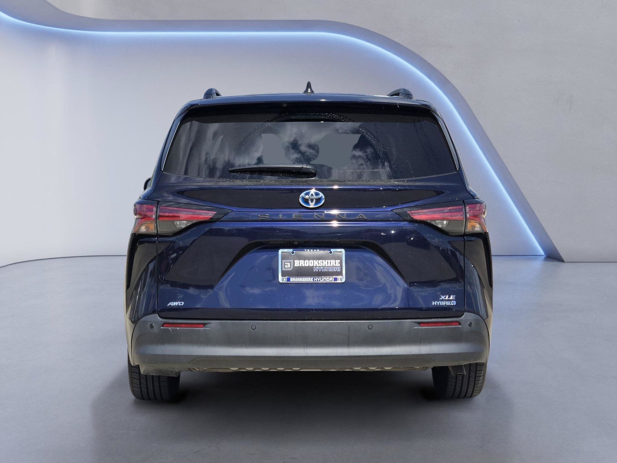 Used 2022 Toyota Sienna XLE w/ XLE Plus Package AWD/4WD image 7