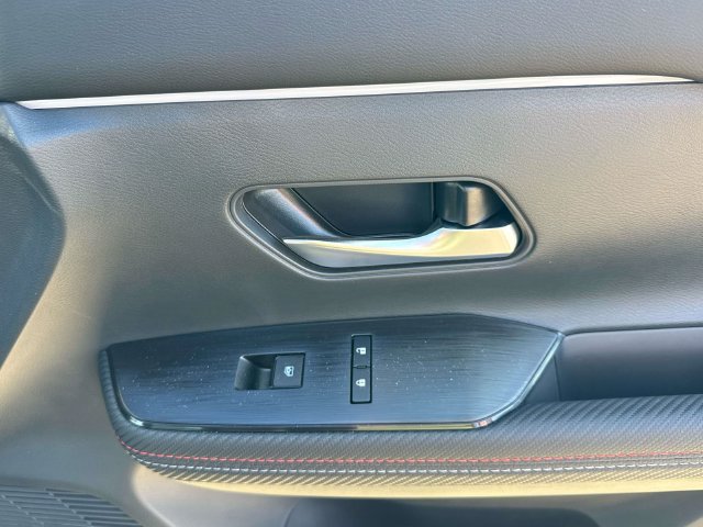 New 2027 Nissan Kicks SR FWD image 17