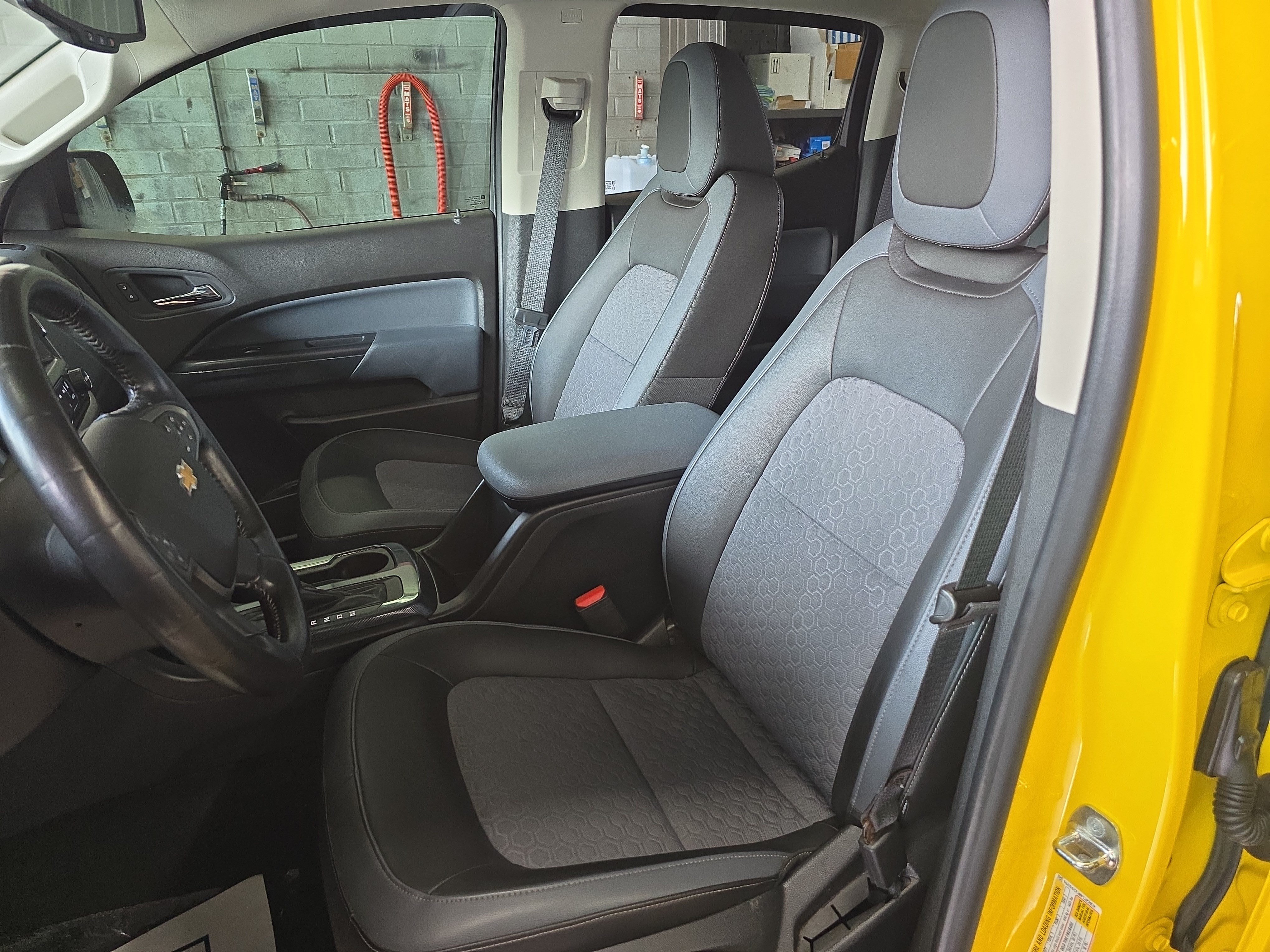 Used 2015 Chevrolet Colorado Z71 RWD image 14