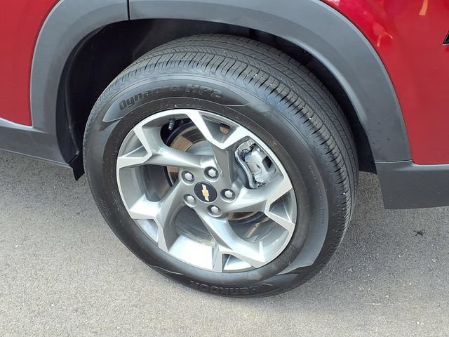 Certified 2025 Chevrolet Trax LT FWD image 24