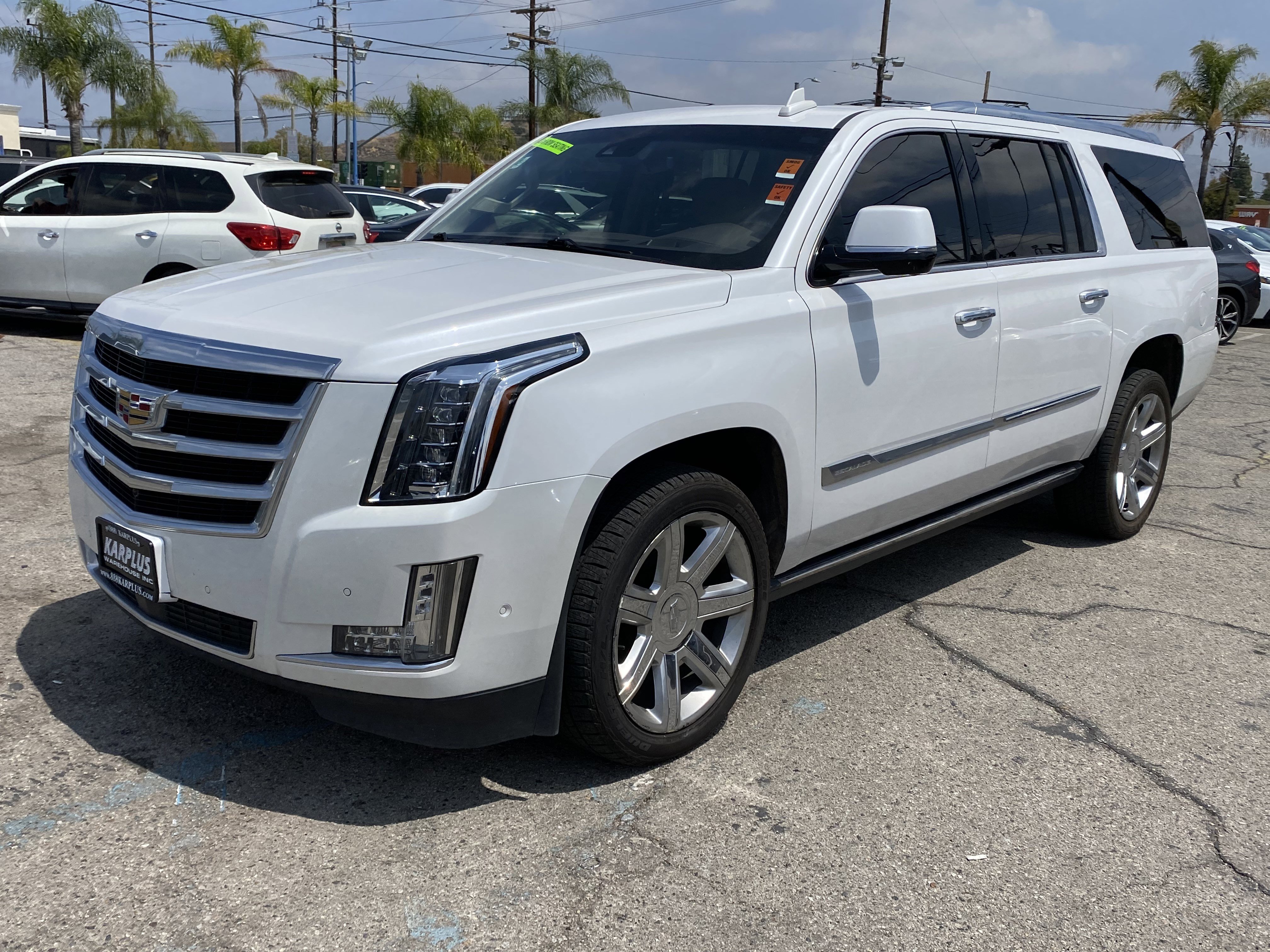 Used 2017 Cadillac Escalade ESV Premium Luxury RWD image 2