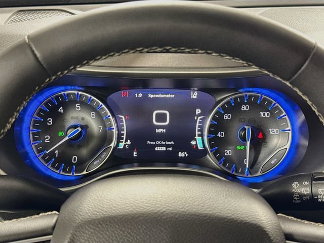 Used 2023 Chrysler Pacifica Touring-L FWD image 15