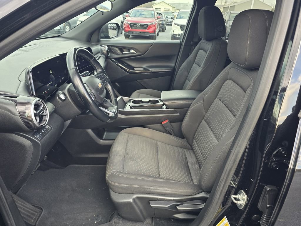 Used 2025 Chevrolet Equinox LT image 11