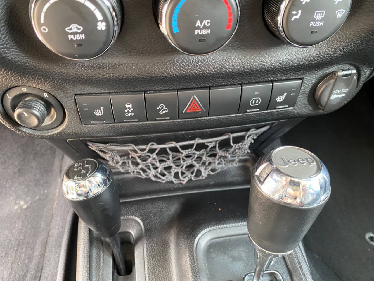 Used 2012 Jeep Wrangler Unlimited Sahara w/ Dual Top Group AWD/4WD image 30