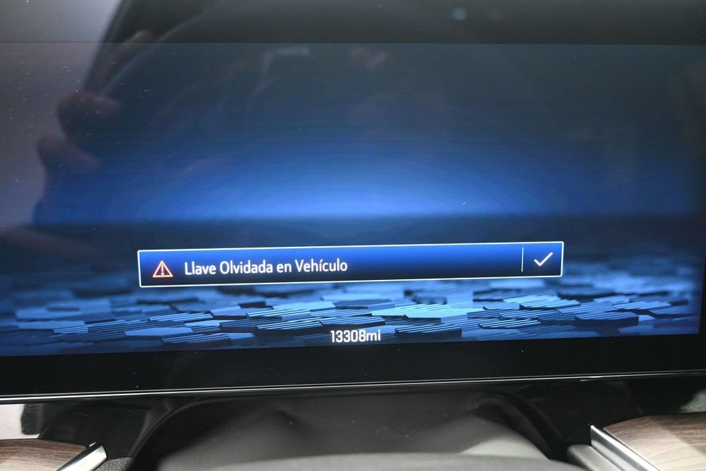 Used 2026 Chevrolet Suburban Premier RWD image 10