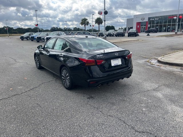 Used 2025 Nissan Altima 2.5 SV w/ SV Premium Package image 9