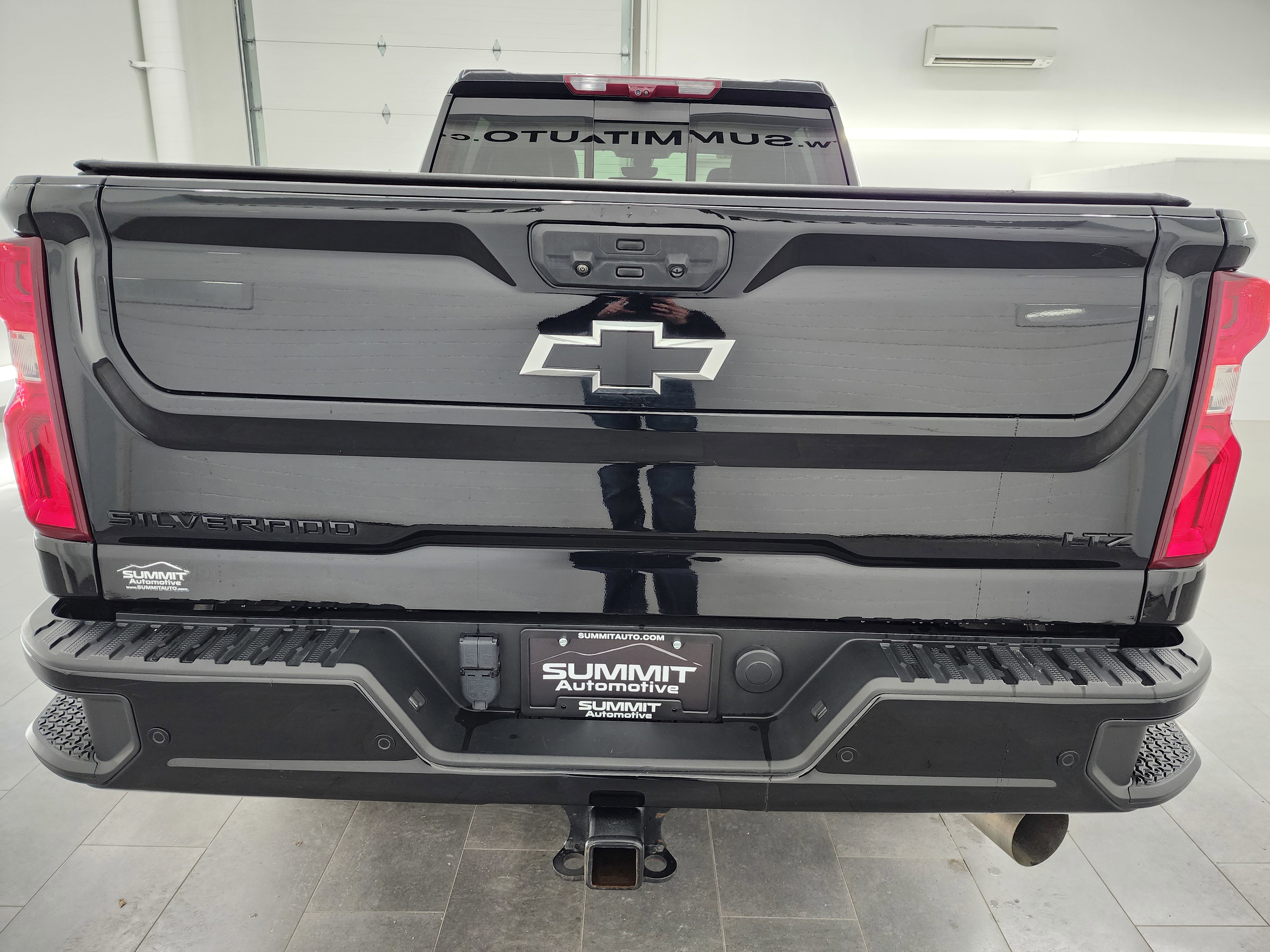 Used 2023 Chevrolet Silverado 2500 LTZ w/ LTZ Plus Package image 31