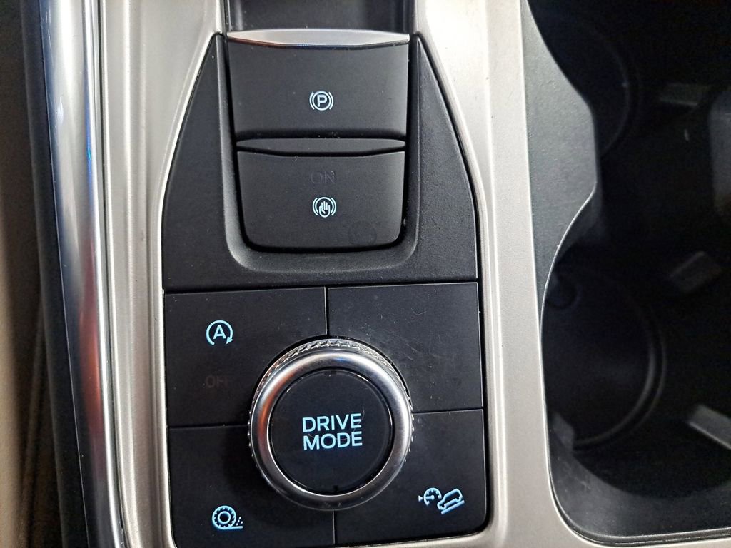 Used 2023 Ford Explorer XLT w/ Equipment Group 202A image 32