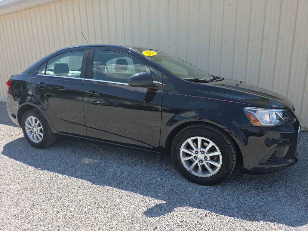 Used 2018 Chevrolet Sonic LT FWD image 2