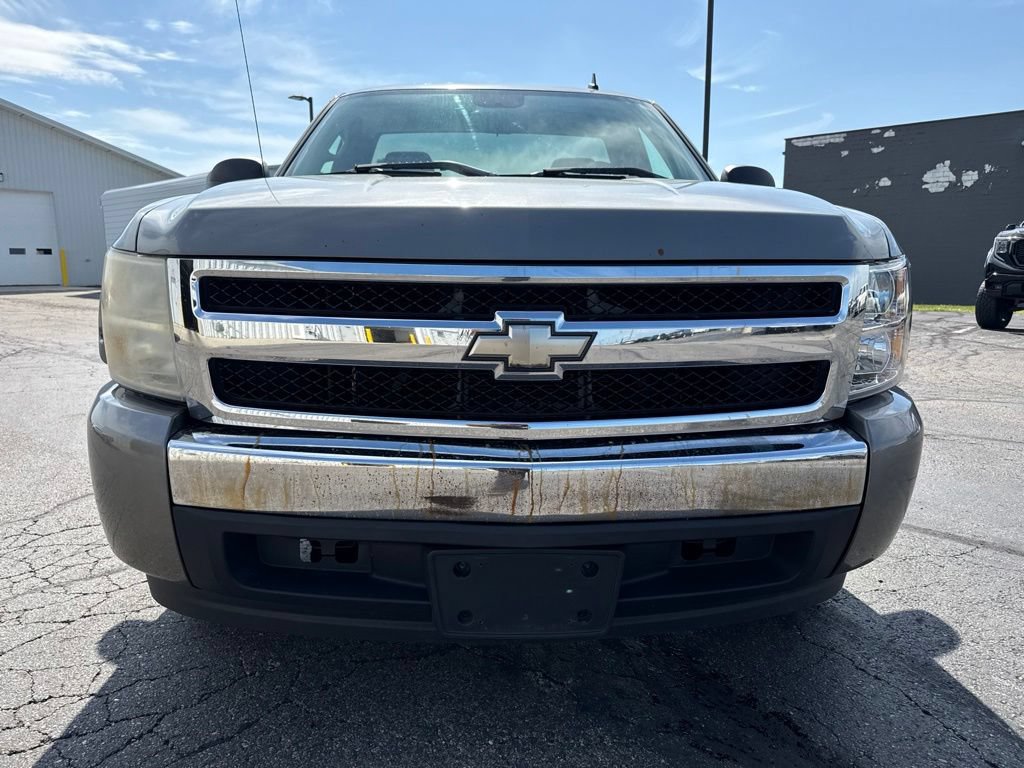 Used 2007 Chevrolet Silverado 1500 W/T w/ LS Package RWD image 7