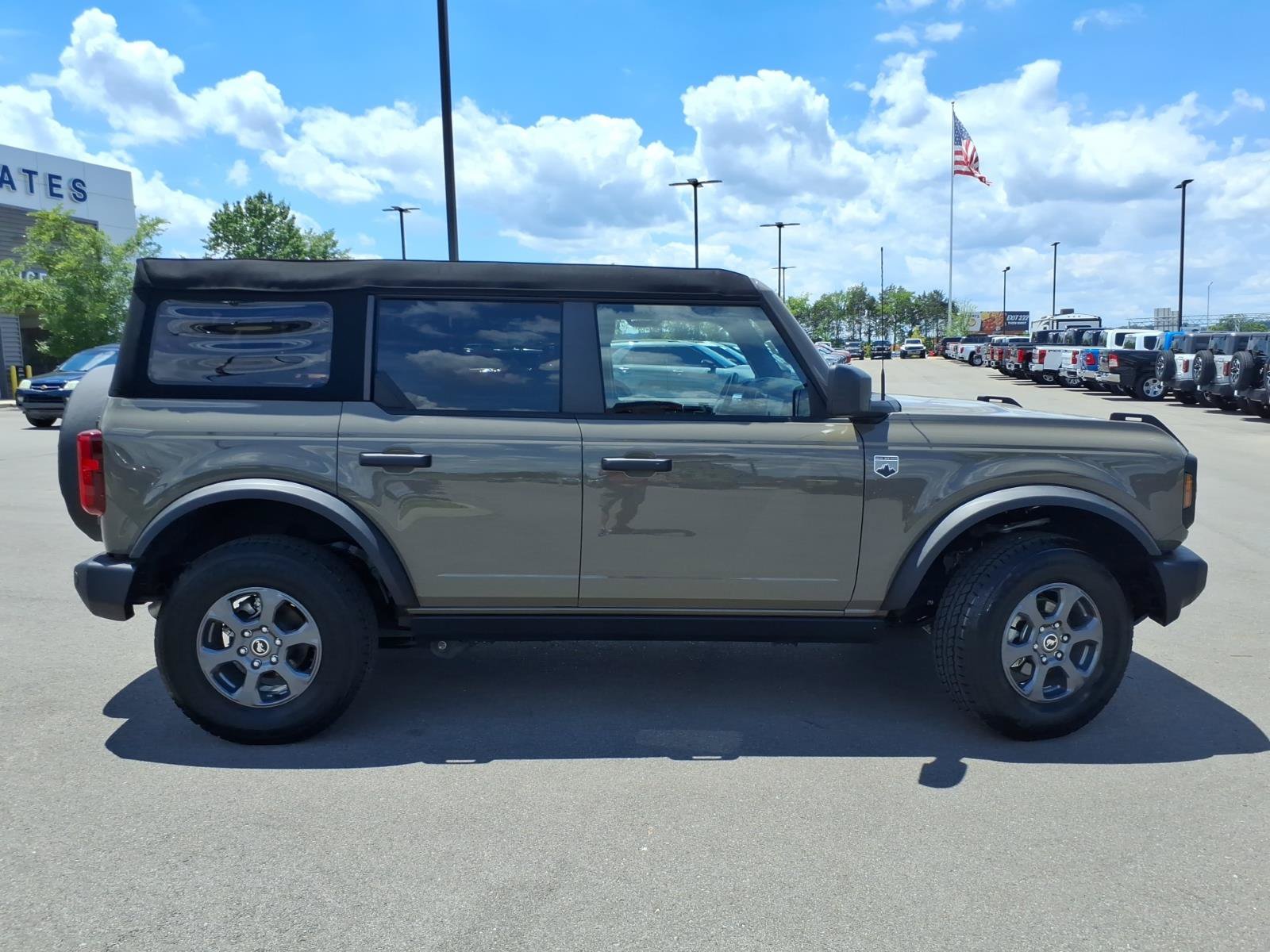 Certified 2025 Ford Bronco Big Bend AWD/4WD image 2