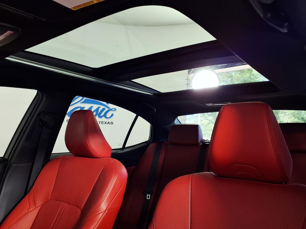 Used 2025 Toyota Camry XSE w/ Premium Package FWD image 15