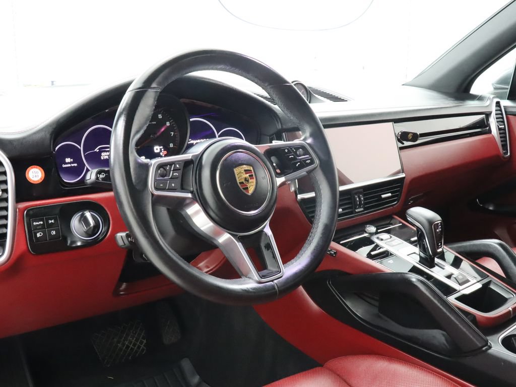Used 2023 Porsche Cayenne AWD/4WD image 17