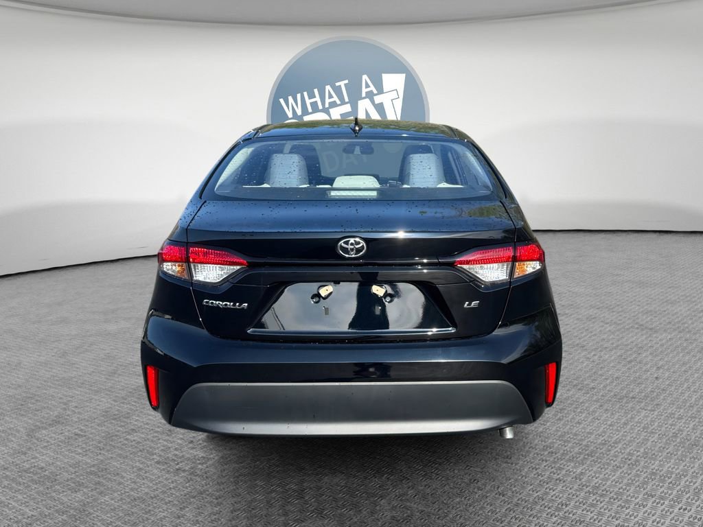 Used 2024 Toyota Corolla LE FWD image 5