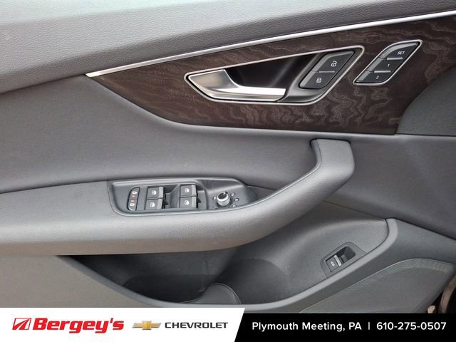 Used 2023 Audi Q7 3.0T Premium w/ Convenience Package image 14