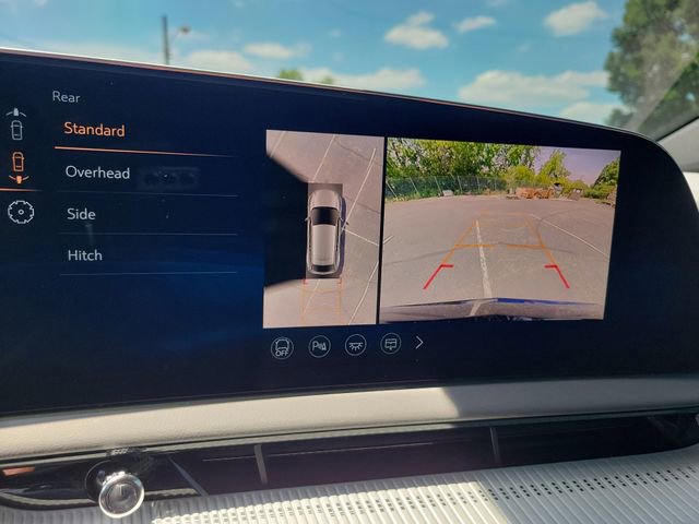 Certified 2025 Cadillac Optiq Luxury 2 AWD/4WD image 13