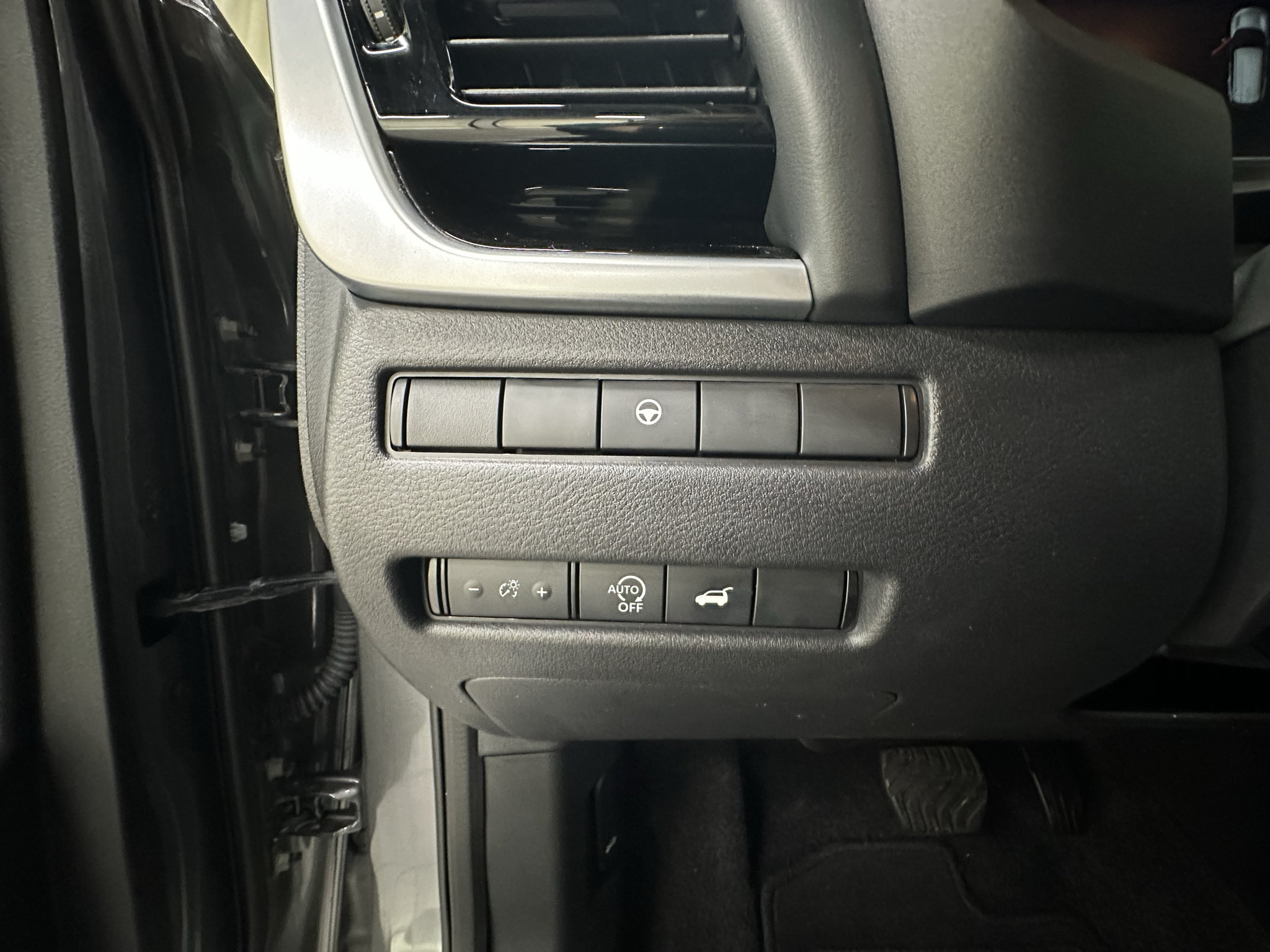 Used 2024 Nissan Rogue SL AWD/4WD image 26