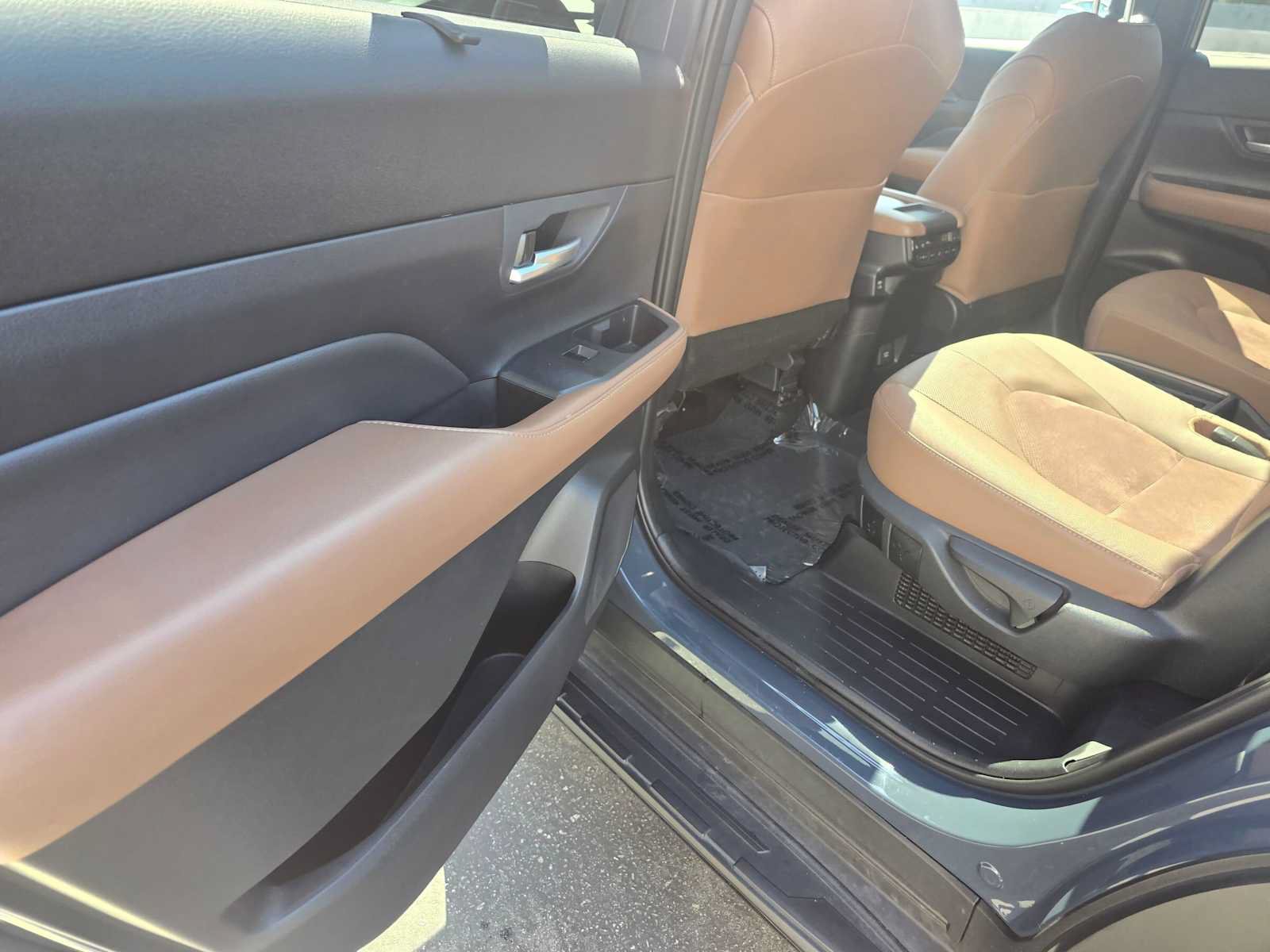 Used 2024 Toyota Grand Highlander AWD Hybrid image 18